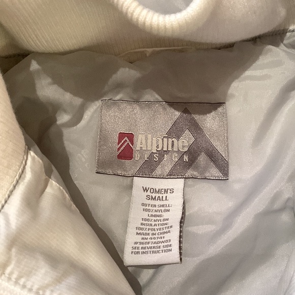 🤍🤍ALPINE DESIGNS WHITE JACKET WITH REMOVABLE FAUX FUR HOOD🤍🤍 - Picture 2 of 8